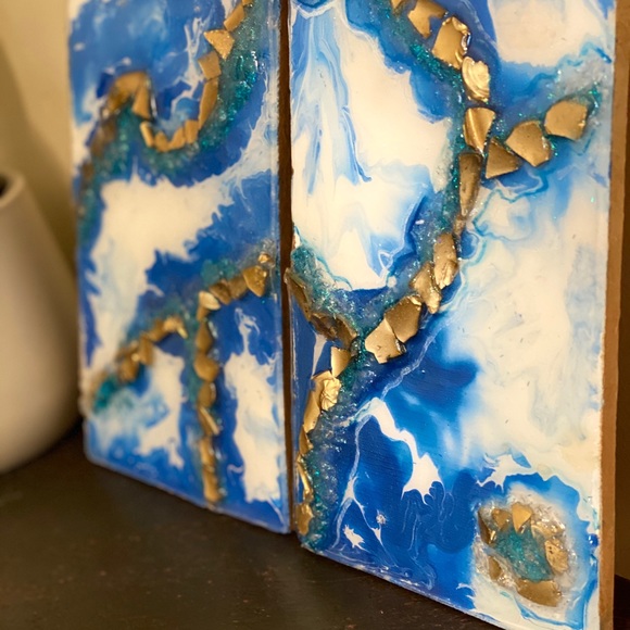 Geode resin wall art in wood & energetic crystals for attracting positive energy - Picture 8 of 16